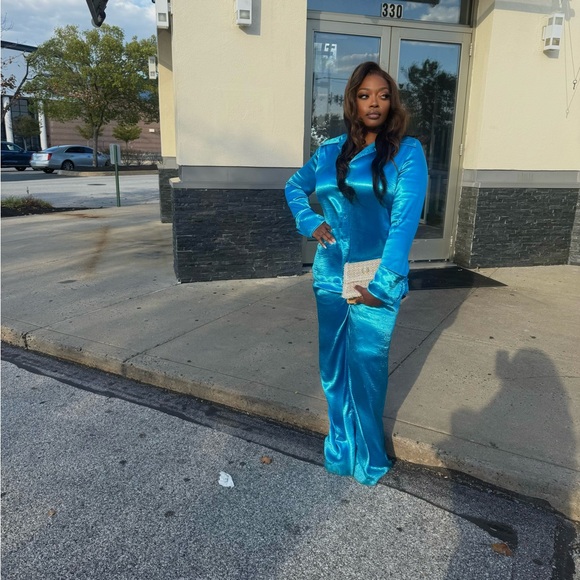 HANIFA Vibrant Blue Satin NOVA SET - Picture 1 of 1